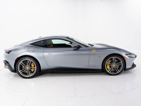 Used 2022 Ferrari Roma image 6