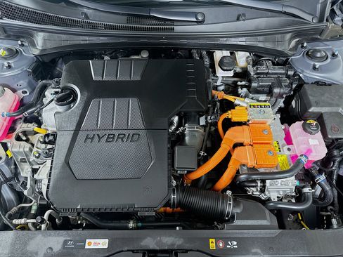 Used 2025 Hyundai Elantra Limited image 33