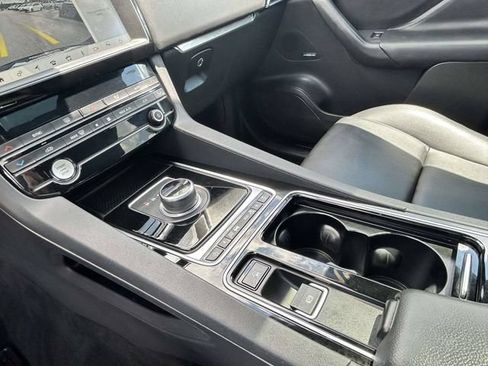 Used 2020 Jaguar F-PACE Premium AWD/4WD image 22