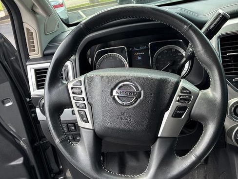 Used 2017 Nissan Titan PRO-4X AWD/4WD image 12