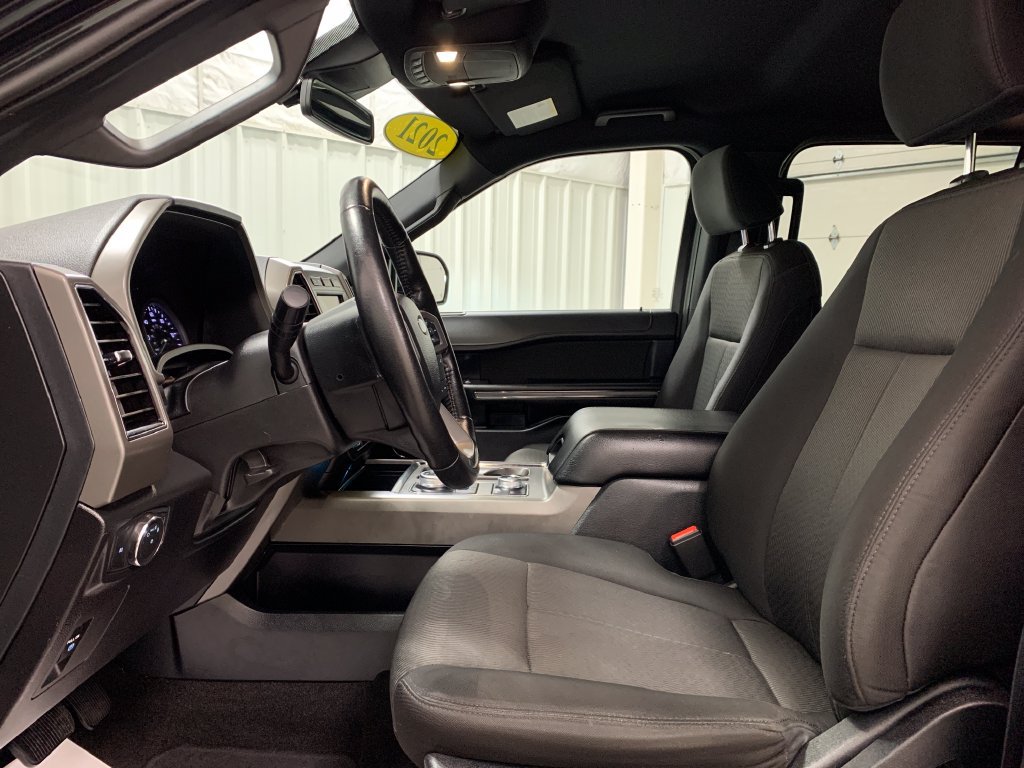 Used 2021 Ford Expedition XLT w/ Black Accent Package AWD/4WD image 4
