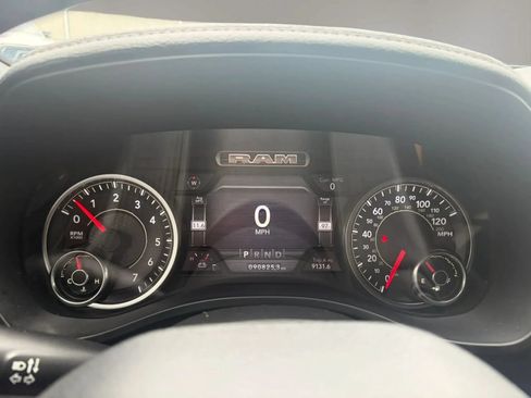 Used 2019 RAM 1500 Laramie AWD/4WD image 17