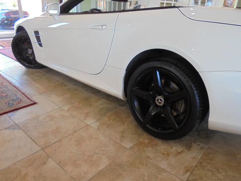 Used 2017 Mercedes-Benz SL 550 image 26