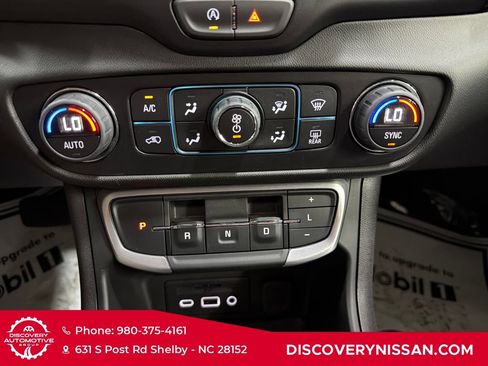 Used 2024 GMC Terrain SLT AWD/4WD image 21