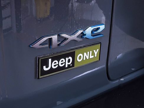 Used 2024 Jeep Wrangler Unlimited Rubicon 4xe AWD/4WD image 8