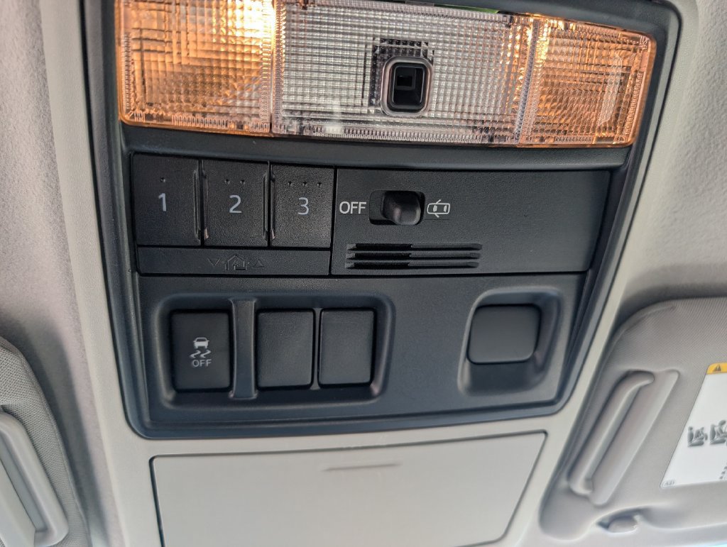 Used 2018 Toyota 4Runner SR5 Premium RWD image 13