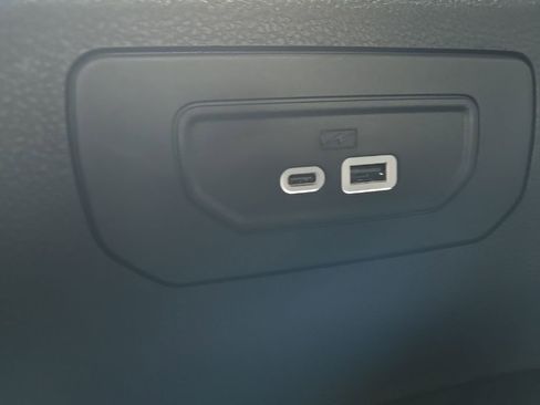 Used 2023 Jeep Grand Cherokee L Limited w/ Black Appearance Package image 42