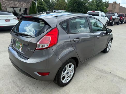 Used 2014 Ford Fiesta SE FWD image 3