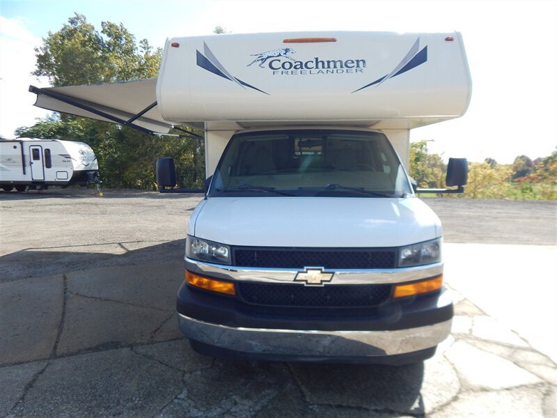 Used 2019 Chevrolet Express 4500 w/ RV Package RWD image 4