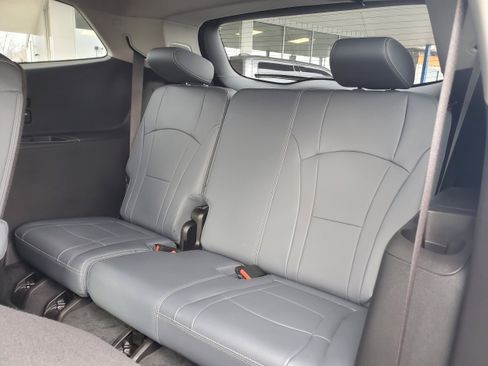 Used 2021 Buick Enclave Essence w/ Sound and Sites Package image 27