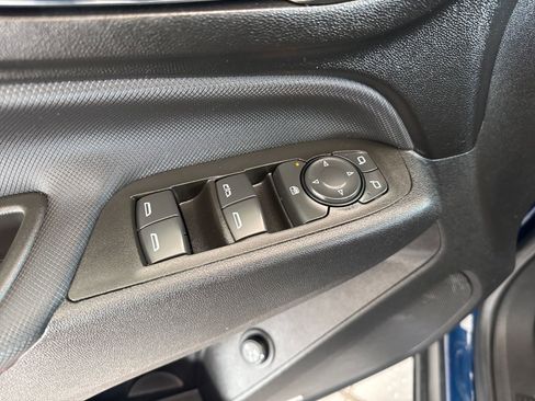 Used 2022 Chevrolet Equinox RS w/ RS Leather Package image 19