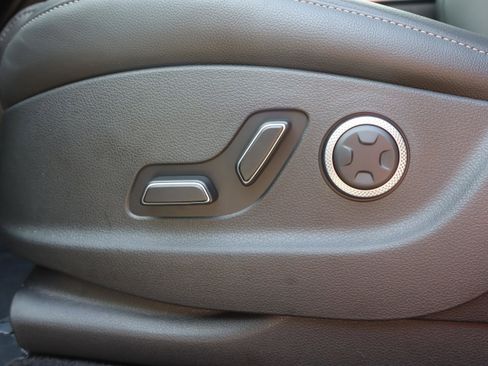 Used 2025 Genesis GV80 2.5T Standard image 13