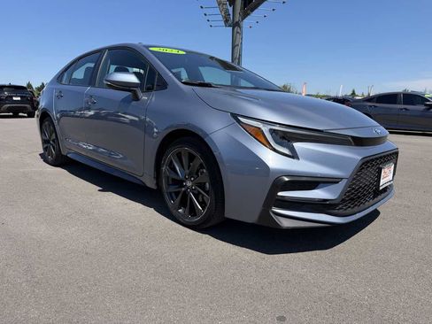 Used 2024 Toyota Corolla XSE FWD image 2