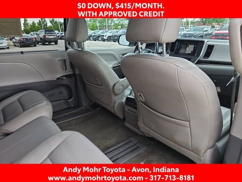 Used 2017 Toyota Sienna XLE Premium FWD image 34