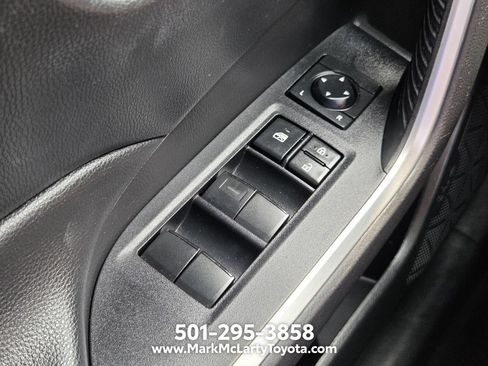 Used 2022 Toyota RAV4 LE AWD/4WD image 23