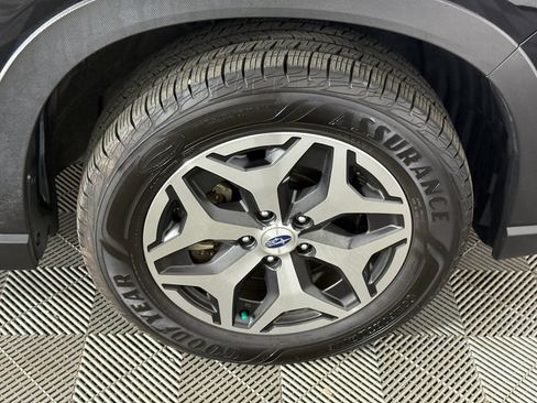 Used 2024 Subaru Forester Premium image 13