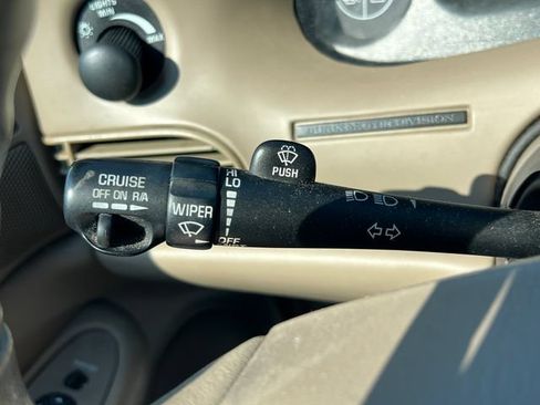 Used 2001 Buick Century Custom w/ Premium Pkg FWD image 24