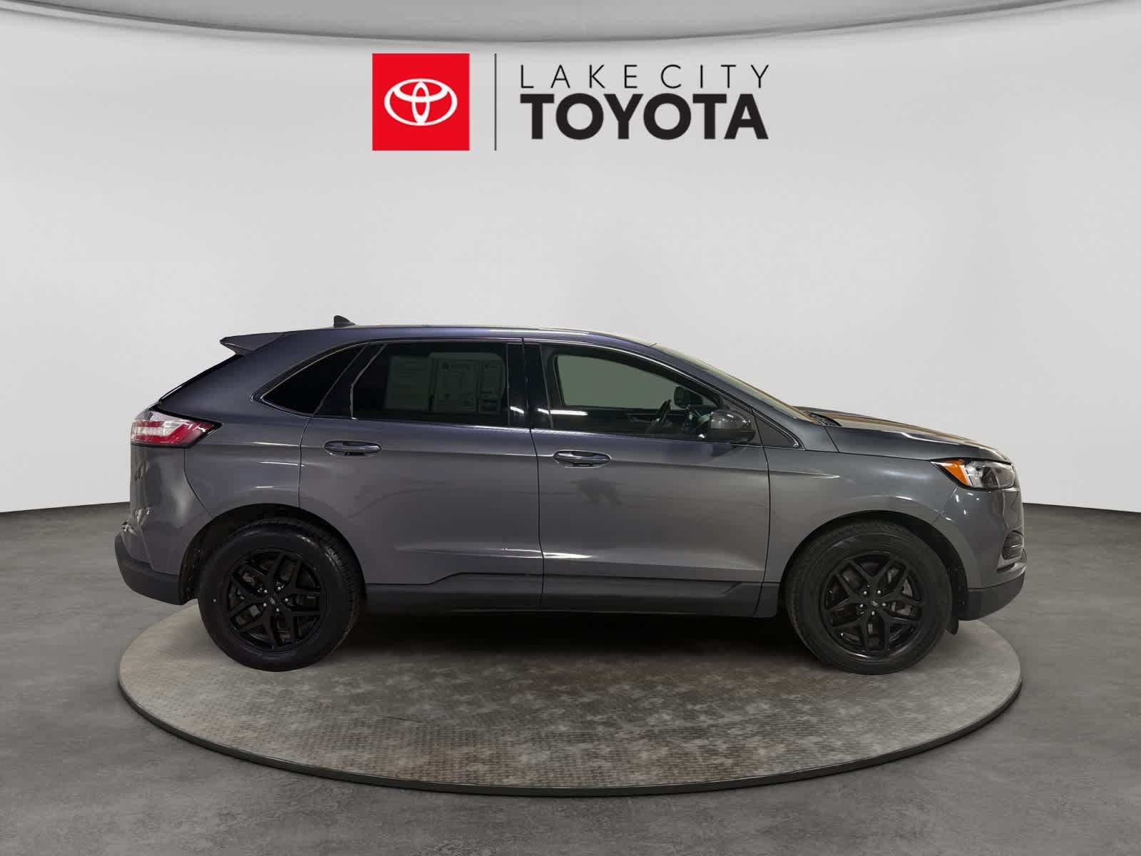 Used 2024 Ford Edge SEL AWD/4WD image 11