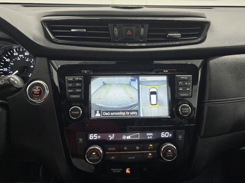 Used 2017 Nissan Rogue SL w/ SL Premium Package FWD image 27