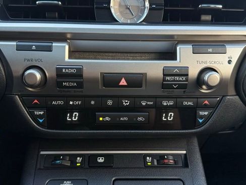 Used 2013 Lexus ES 350 w/ Luxury Pkg image 22