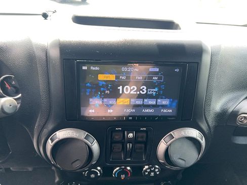 Used 2016 Jeep Wrangler Unlimited Sport w/ Quick Order Package 24S AWD/4WD image 17