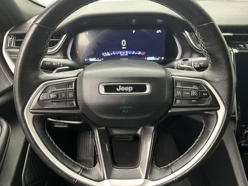 Used 2022 Jeep Grand Cherokee Altitude AWD/4WD image 13