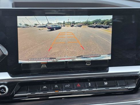 Used 2025 GMC Sierra 1500 SLT RWD image 16