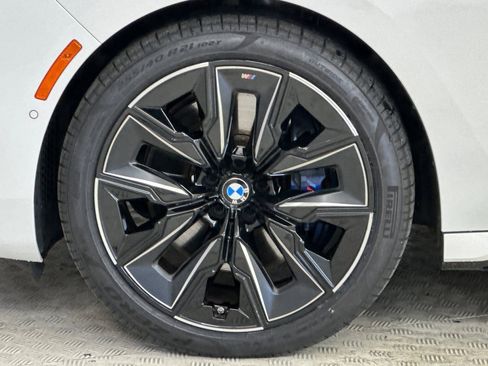 Certified 2024 BMW 740i w/ Premium Package 2 image 11