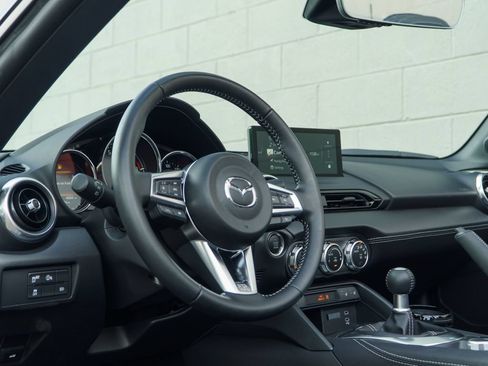 Used 2024 MAZDA MX-5 Miata Grand Touring w/ Weather Package RWD image 4