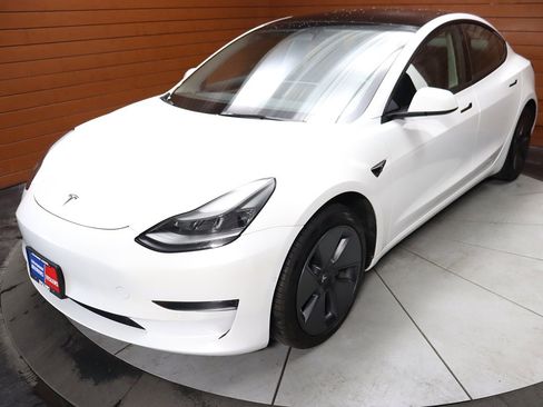 Used 2023 Tesla Model 3 Standard Range image 7