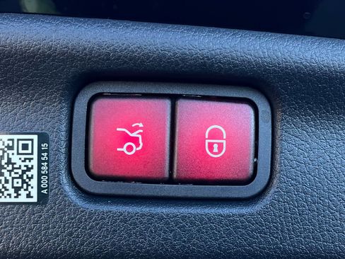 Used 2024 Mercedes-Benz C 43 AMG 4MATIC Sedan image 32