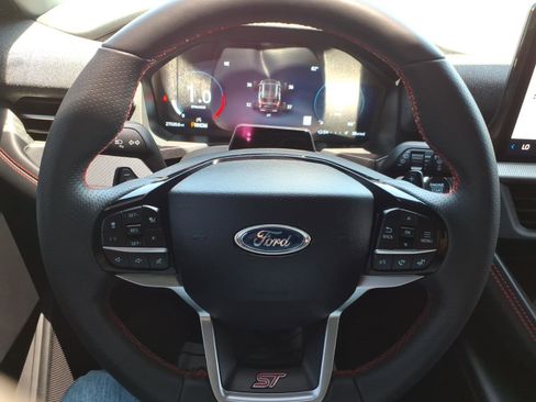 Used 2025 Ford Explorer ST AWD/4WD image 22