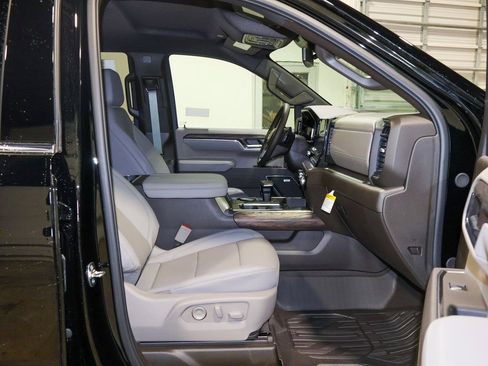 New 2026 GMC Sierra 1500 SLT w/ SLT Premium Plus Package image 29