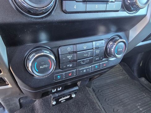 Used 2019 Ford F150 Lariat image 19