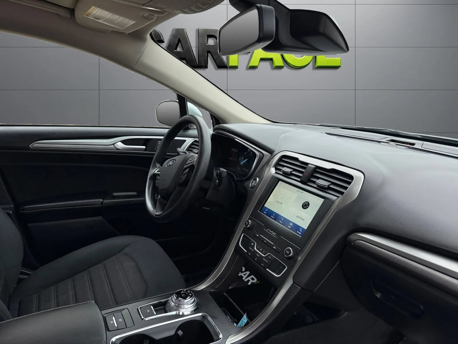 Used 2020 Ford Fusion SE FWD image 23