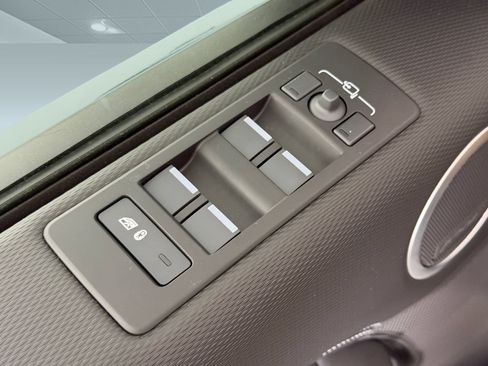 New 2026 Land Rover Discovery Dynamic SE AWD/4WD image 12
