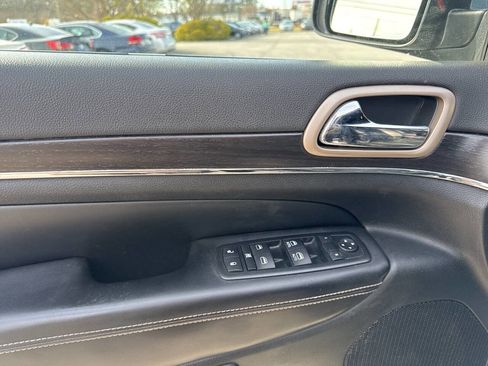 Used 2014 Jeep Grand Cherokee Limited w/ Trailer Tow Group IV image 13