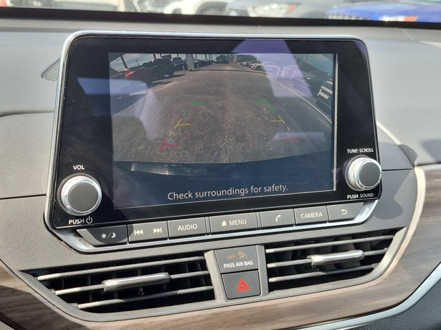 Used 2025 Nissan Altima 2.5 SV FWD image 17