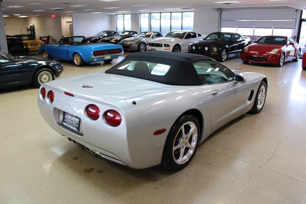 Used 2004 Chevrolet Corvette Convertible w/ Preferred Equipment Group RWD image 8