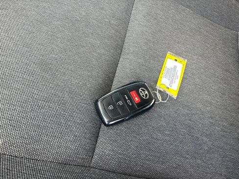 Used 2025 Toyota Camry LE FWD image 28