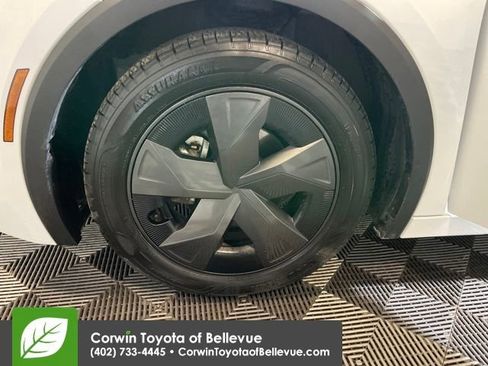 Used 2024 Toyota Prius LE image 25