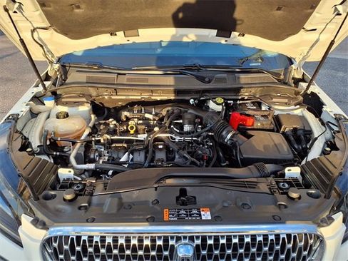 Certified 2022 Lincoln Corsair FWD image 3