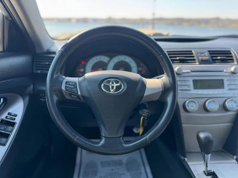 Used 2011 Toyota Camry SE w/ SE Extra-Value Pkg #1 FWD image 22