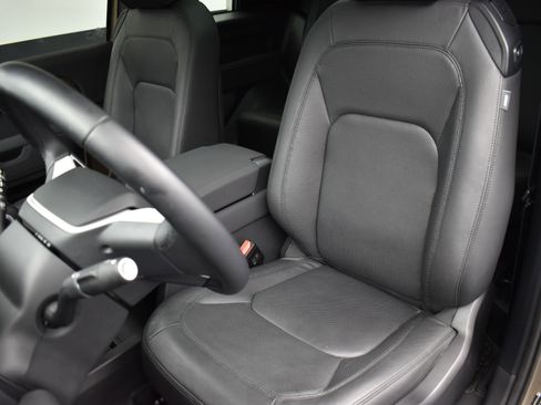 Used 2023 Land Rover Defender 90 SE image 20