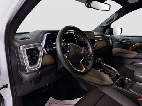 Used 2024 GMC Canyon Denali AWD/4WD image 9