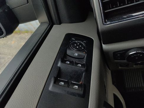 Used 2018 Ford F150 XLT w/ Equipment Group 302A Luxury AWD/4WD image 27