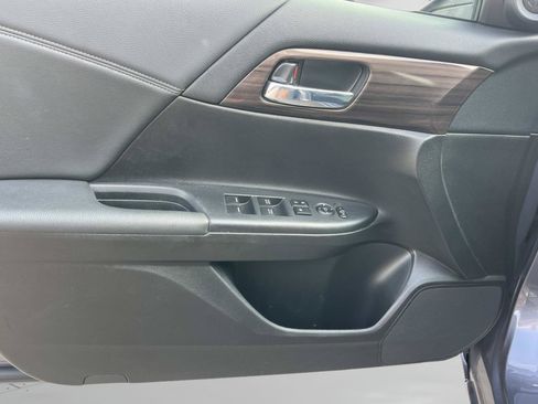 Used 2016 Honda Accord EX image 22