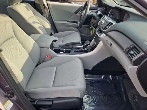 Used 2015 Honda Accord LX image 17