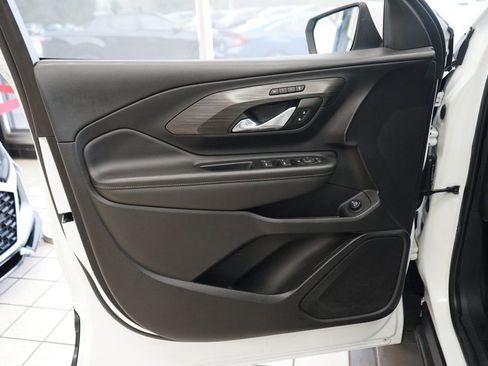 Used 2023 GMC Terrain SLT image 22