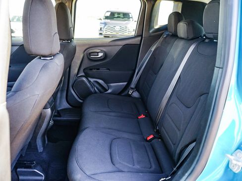 Used 2021 Jeep Renegade Latitude FWD image 19